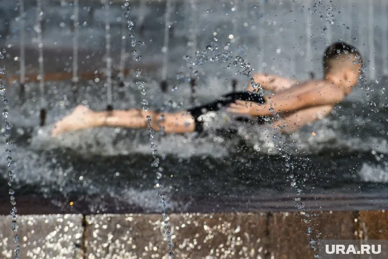 Дети могут заразиться различными инфекциями, купаясь в фонтане