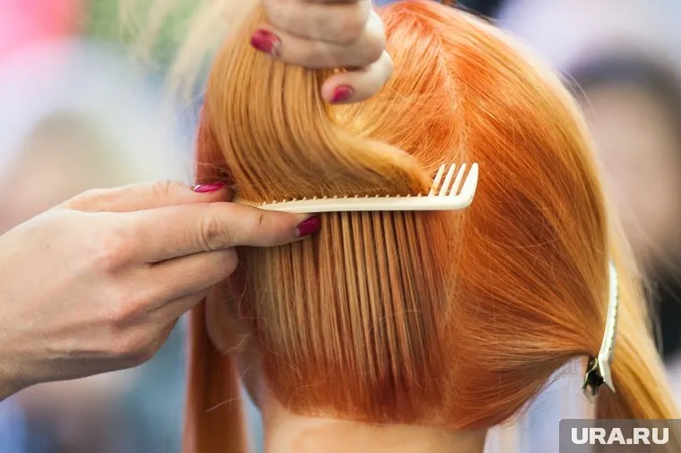 Женщина осталась недовольна стрижкой, которую мастер сделала ее дочери