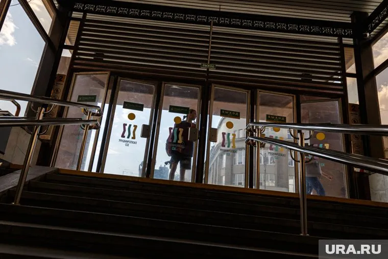 Двери в метро перекрыты (архивное фото)