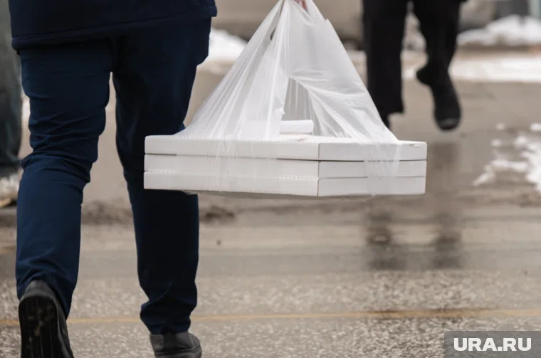 В Курганской области мигрантам запретили продавать одежду, доставлять еду и еще ряд работ