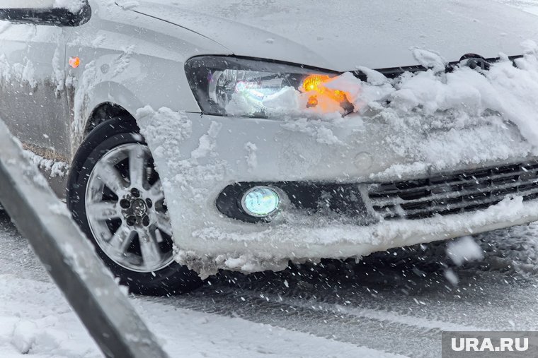 Сразу на двух участках трассы в ХМАО ограничена скорость