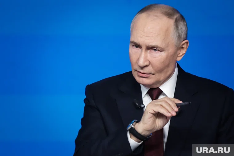 Путин заслушал доклады Герасимова об успехах ВС РФ