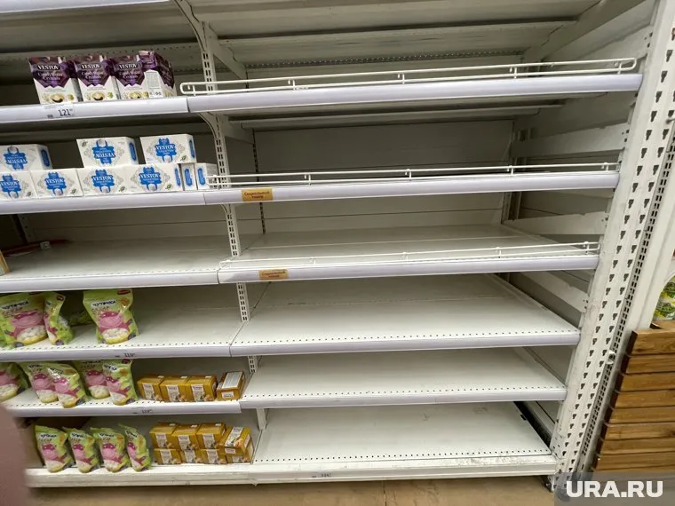Рафинад еще можно купить в магазине, сахарный песок разбирают