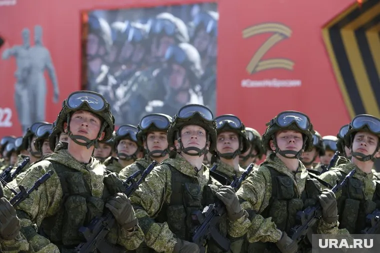 Митингующие требуют немедленного вывода французских войск из страны с заменой их на российских военных