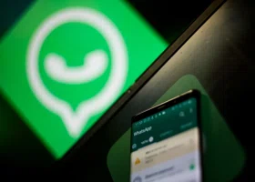 Почему в России ограничили работу WhatsApp*