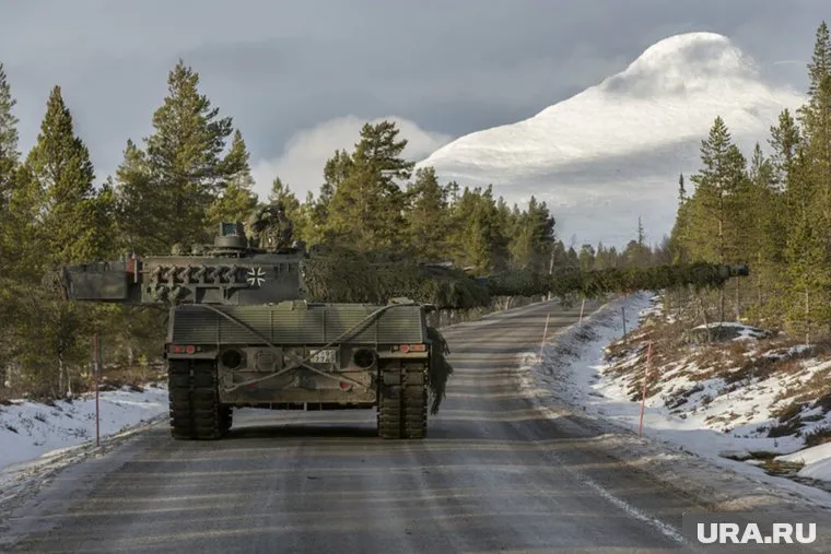 Двигатель Leopard 2 сильно нагревается, поэтому их легко обнаружить в тепловизоре