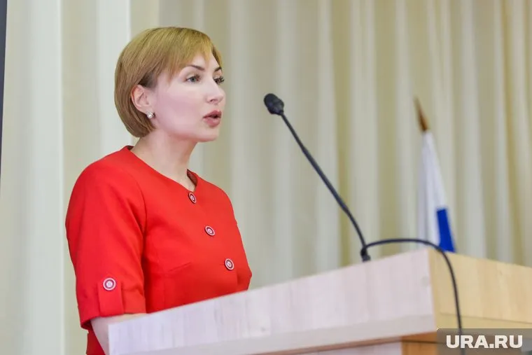 По словам вице-мэра Рыльской, продолжится расселение 10 аварийных домов, перешедших с 2023 года