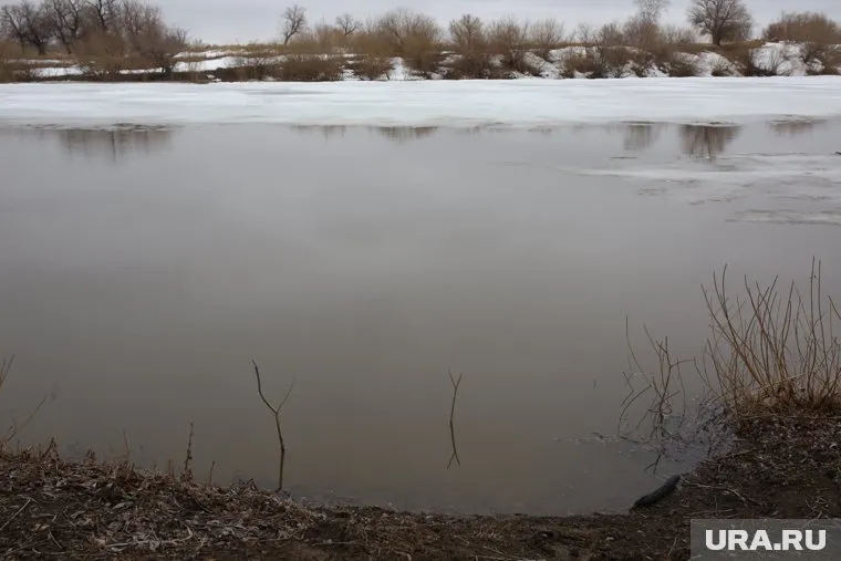 Также пошла на спад вода в реке Иртыш в Тобольске