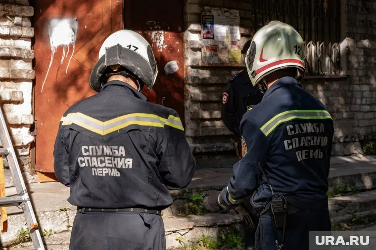 спасатели из Надымского района спасли женщину с двумя детьми
