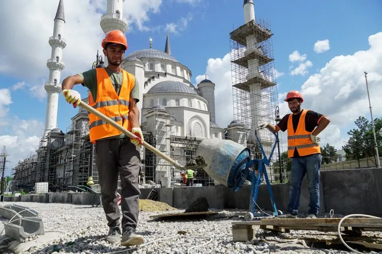 Строительство мечети Джума Джами в Симферополе. Симферополь