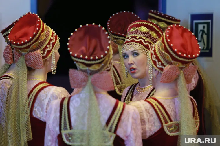 Ансамбль исполняет народные русские песни