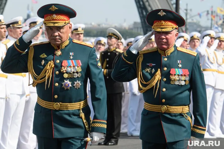 Министр заглянет в секретные цеха, где делают танки