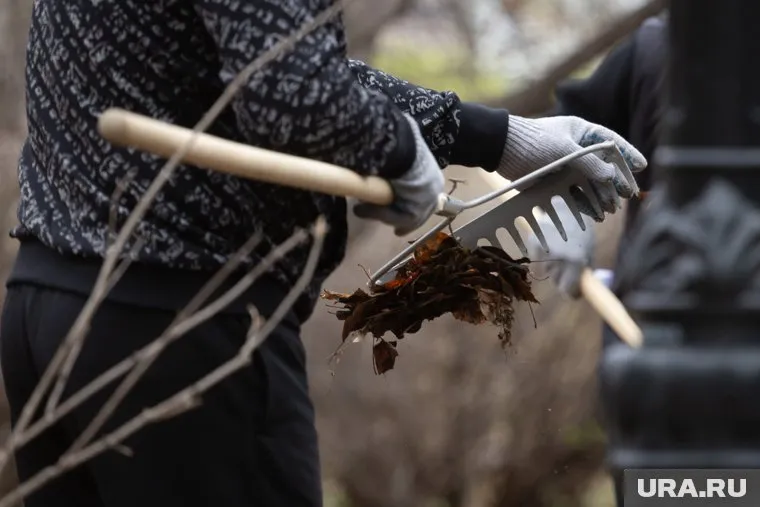 В Нижневартовске продолжаются субботники