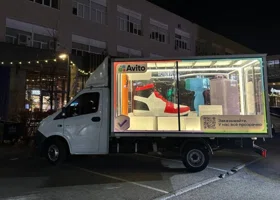 На улицах Челябинска заметили прозрачный грузовик