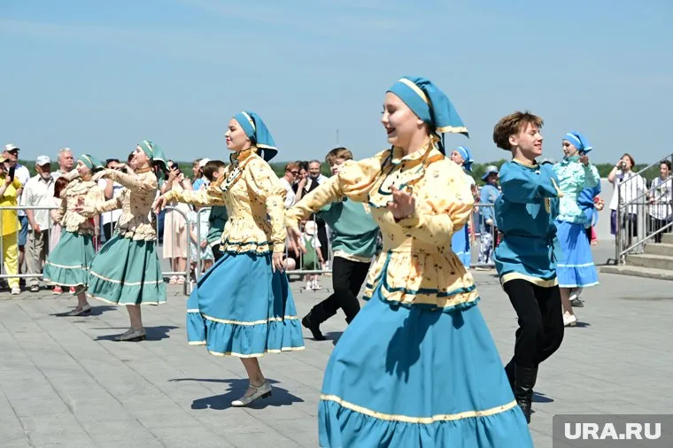 Творческие коллективы выступят на набережной