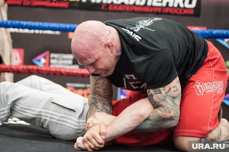 Джефф Монсон уложил соперника на лопатки