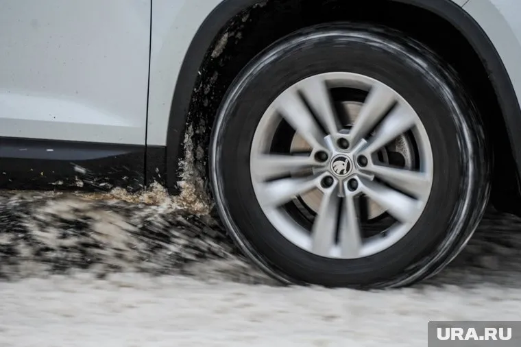 С июня по август запрещено пользоваться шипованной резиной