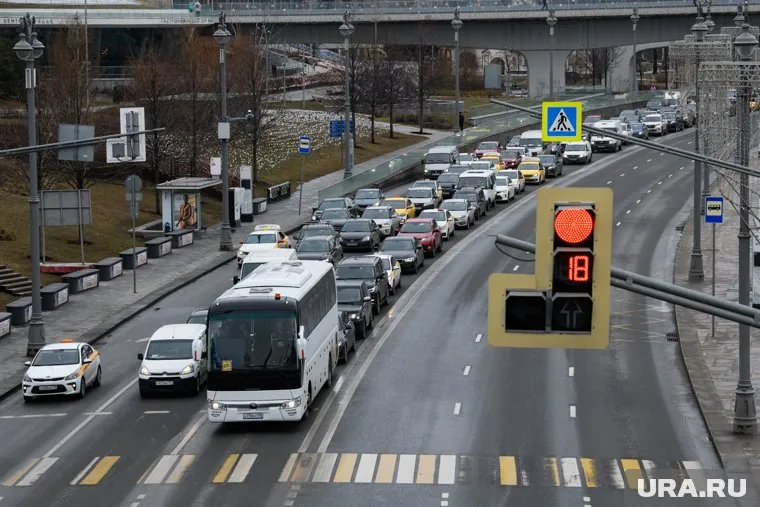 Для водителей красный свет на светофорах стал гореть еще дольше (архивное фото)