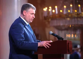 ЛДПР выбрала своего председателя: что известно о вновь избранном главе партии Леониде Слуцком