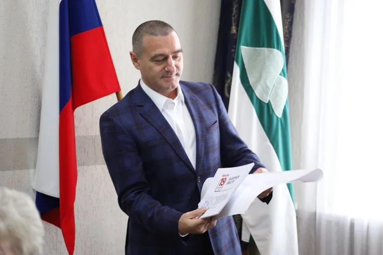 Вручение удостоверения депутату областной думы Ильтякову Александру. Курган