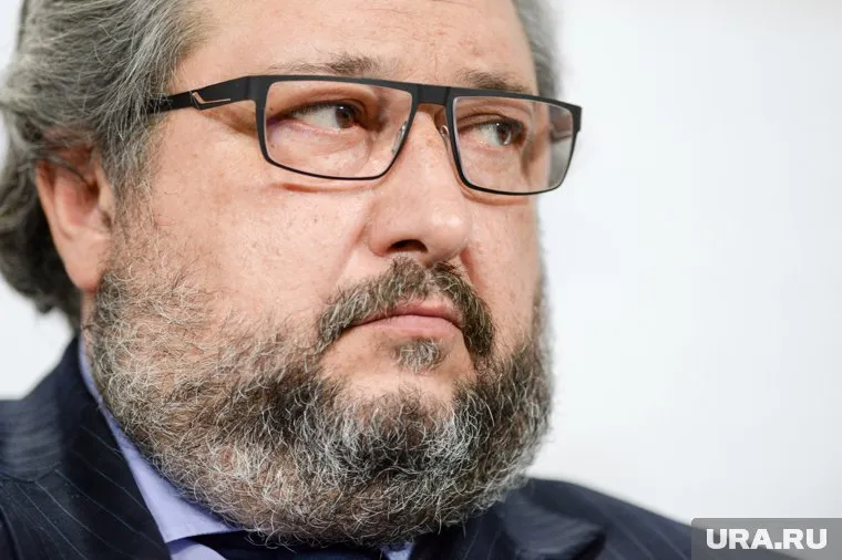 Следствие просит о заочном аресте Бориса Минца