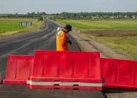 Жителям двух микрорайонов Кургана перекрыли единственную дорогу