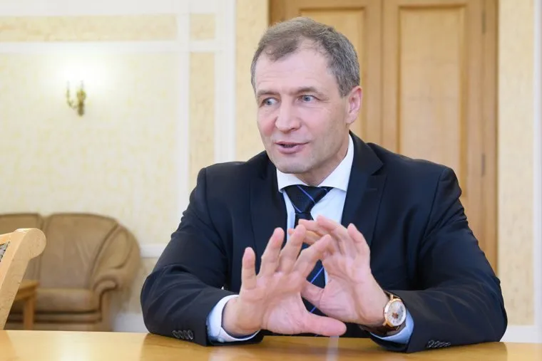 Интервью с Игорем Володиным. Екатеринбург, володин игорь, жест руками