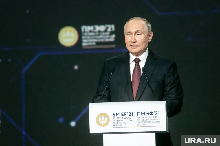 Владимир Путин встретился во Владивостоке со школьниками