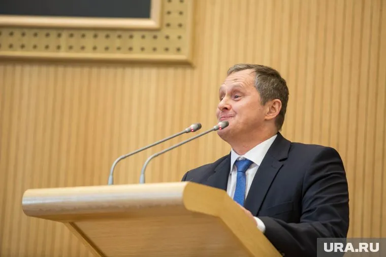 Депутат думы ХМАО от КПРФ Алексей Савинцев обрушился с критикой на мэров Пыть-Яха и Советского района