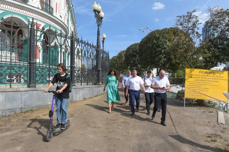 Орлов у дома Севастьянова и на Плотинке. Екатеринбург