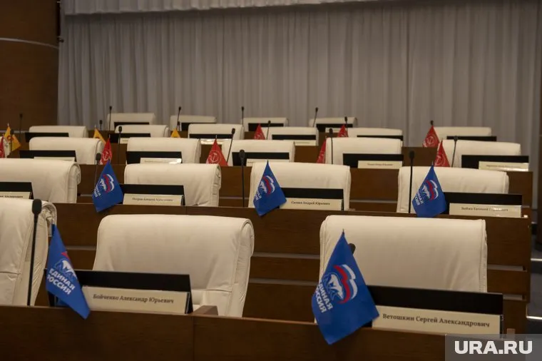 По закону мандат Александра Житникова в заксобрании переходит депутату из Березовского