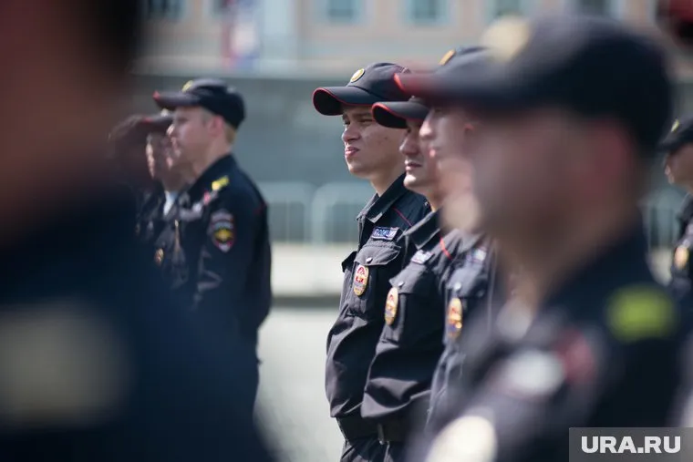 Полиция усилила меры безопасности на матче "Амкар-Зенит"