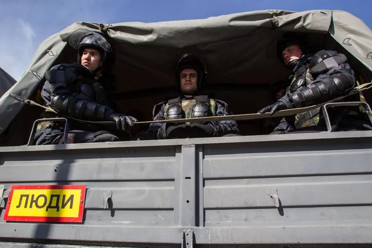 Празднование первого Дня войск Национальной гвардии. Тюмень, грузовик, внутренние войска, росгвардия, национальная гвардия, солдаты в кузове