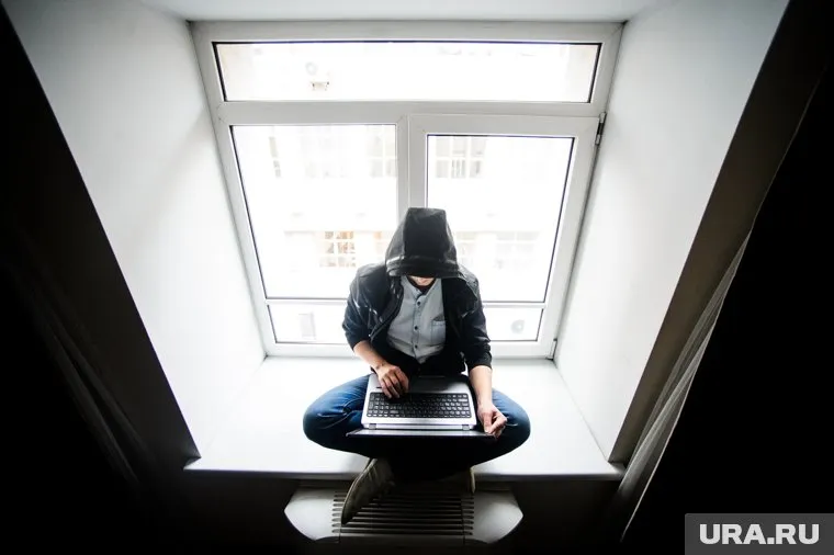 Лучше использовать мобильный интернет вместо публичного Wi-Fi, сказал Станислав Сидоров