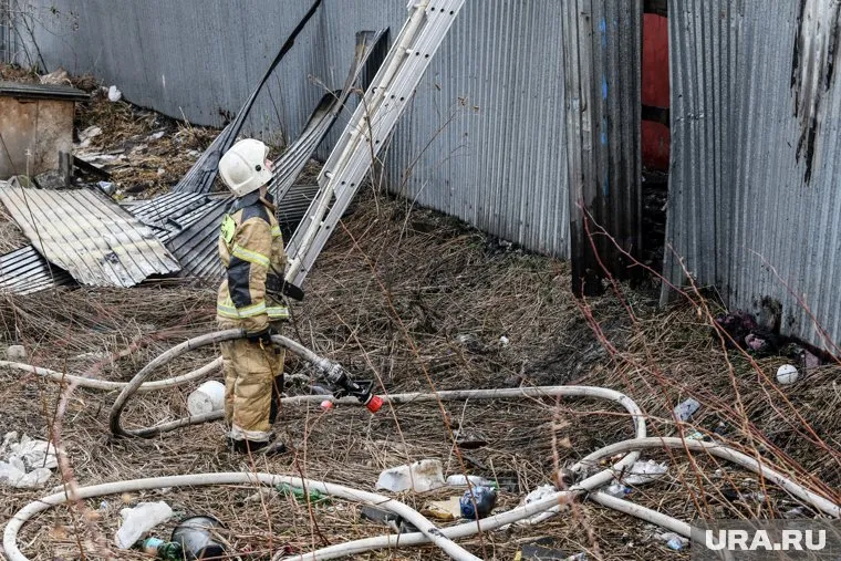 Сгоревший дом на Уралмаше был недостроен и пустовал (архивное фото)