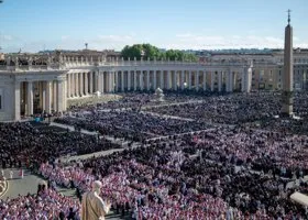 В Риме началась церемония прощания с Папой Римским: онлайн-трансляция