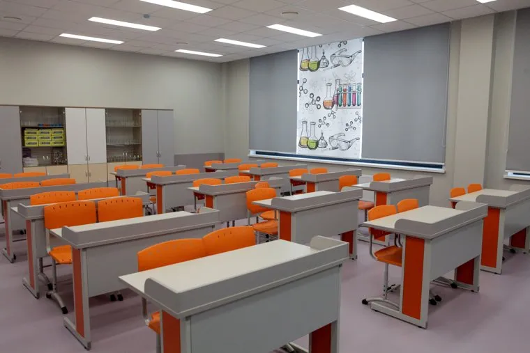 Мэр Алексей Орлов во время инспектирования школы №167 и троллейбусного депо Орджоникидзевское. Екатеринбург