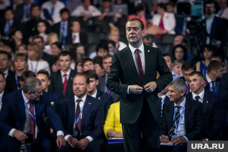 В качестве руководителя фракции в Госдуме Дмитрий Медведев выдвинул Владимира Васильева