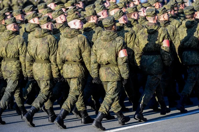 Репетиция торжественного построения войск Челябинского гарнизона. Челябинск