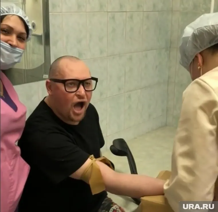 Артист пожаловался, что кровь у него берут слишком часто