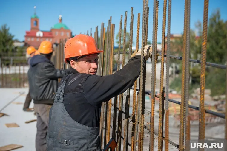Застройщикам пришлось увеличить фонд оплаты труда, а работать в убыток они не собираются, отметила Ирина Радченко