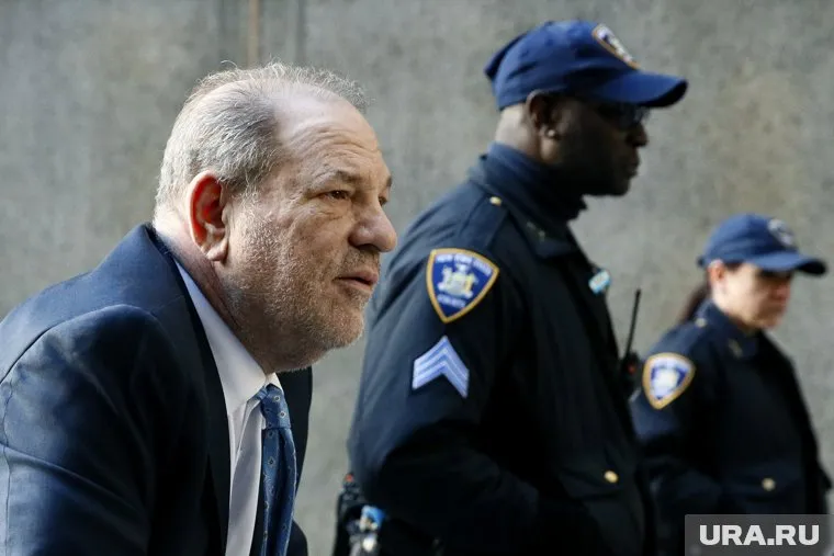 Харви Вайнштейну отменили приговор за сексуальные преступления из-за ошибки судьи