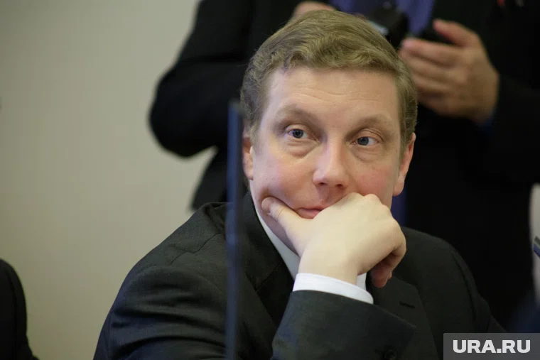 С 15 сентября он приступил к обязанностям первого заместителя директора Института экономики города