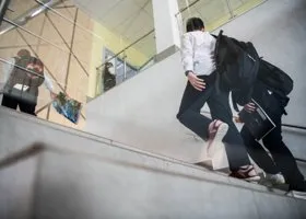 Школьника из ЯНАО, ударившего охранника ножом, отправили в детскую психиатрию