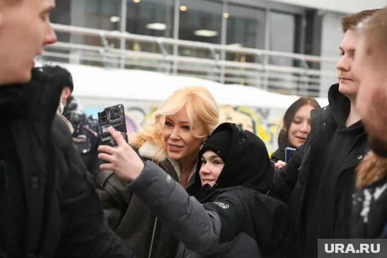 Екатерина Мизулина планирует пообщаться не только со школьниками, но и со студентами