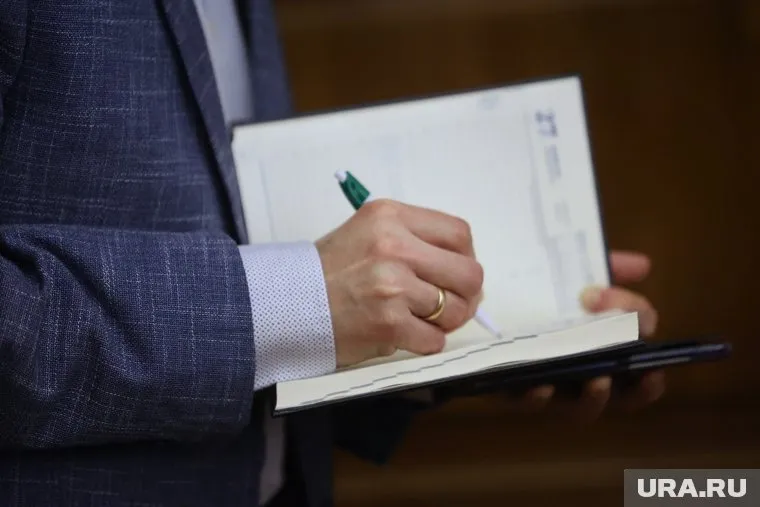 Бывший чиновник мэрии возглавил завод стеклопакетов в Кургане