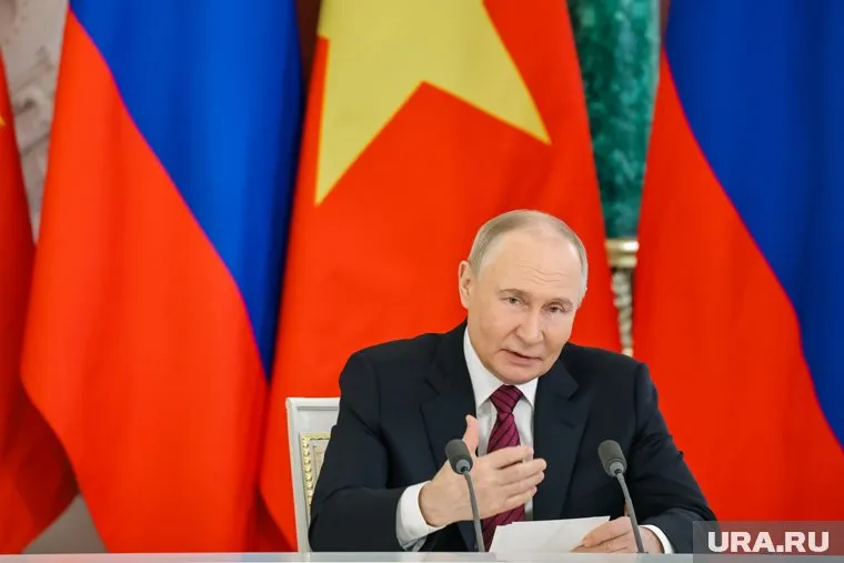 Путин встретился со старшим советником верховного лидера Ирана