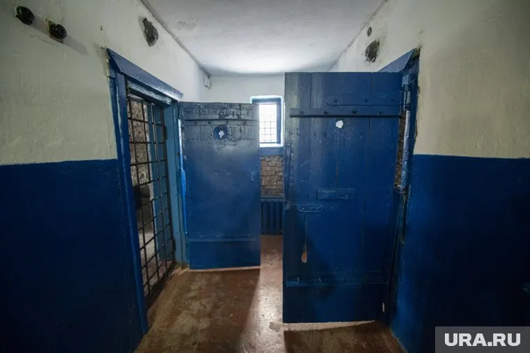 Погибшие в колонии были обнаружены с пробитыми головами и связанными за спиной руками