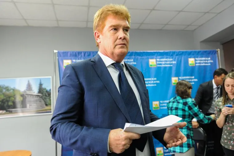 Заседание гордумы по отставке Евгения Тефтелева и назначению врио главы Владимира Елистратова. Челябинск, елистратов владимир