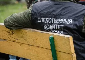 Следователи провели осмотр квартиры в Чусовом, в которой убили мать и дочь
